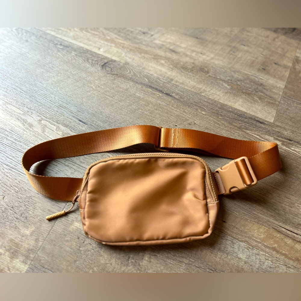 👜 Tan / Beige Polyester Fanny Pack – Target